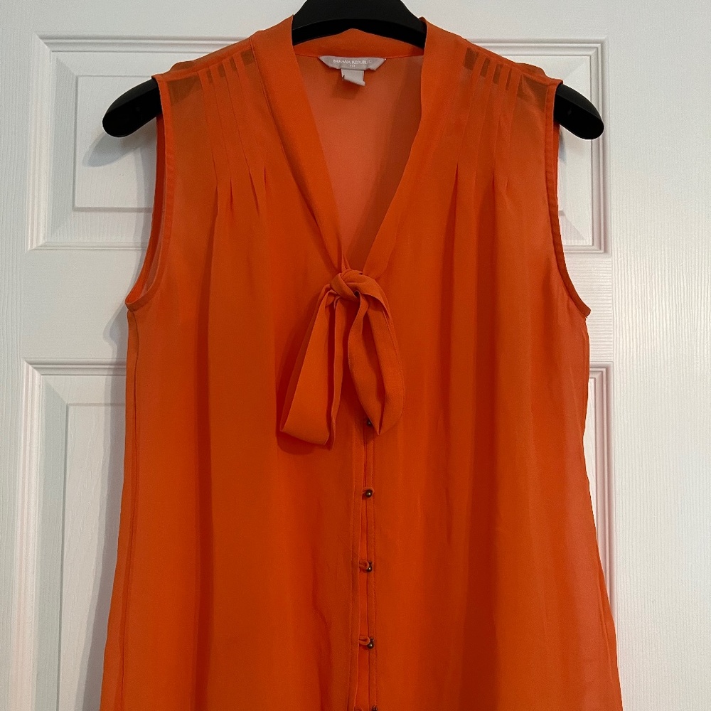 Banana Republic Woman's Size Large/Orange Sheer, Sleeveless Top/Button Front